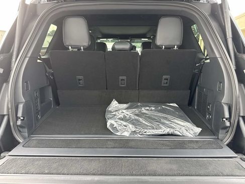 New 2026 Lincoln Navigator Reserve w/ Jet Appearance Package AWD/4WD image 11