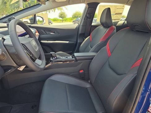 New 2026 Toyota Prius Plug-In Hybrid FWD image 11