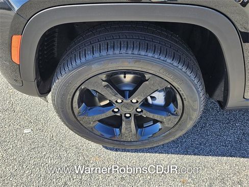 New 2025 Jeep Grand Cherokee Limited w/ Luxury Tech Group II image 18