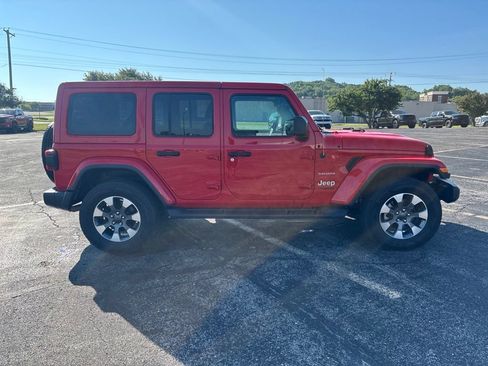 Used 2021 Jeep Wrangler Unlimited Sahara w/ Uconnect 4C Nav & Sound Group AWD/4WD image 4