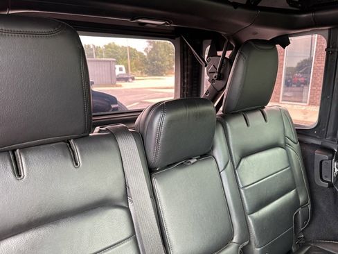 Used 2021 Jeep Wrangler Unlimited Sport image 17