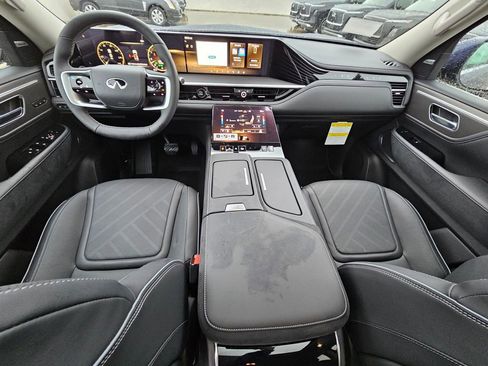 New 2025 INFINITI QX80 Luxe image 12