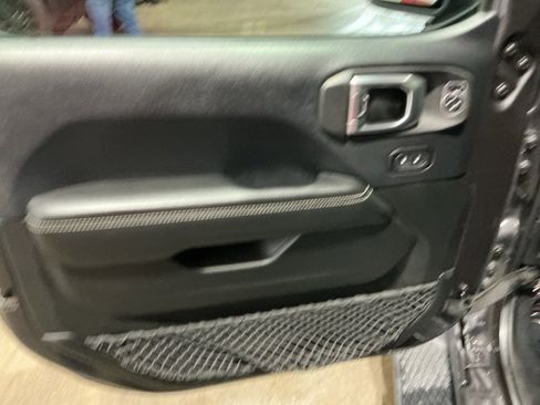 Used 2018 Jeep Wrangler Unlimited Sahara w/ Dual Top Group image 11