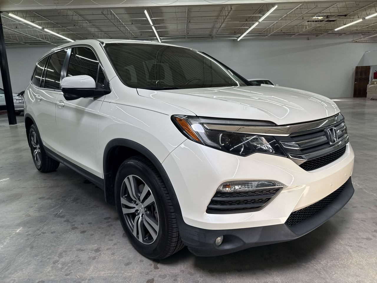 Used 2017 Honda Pilot EX-L image 4