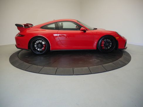 Certified 2018 Porsche 911 GT3 RWD image 8