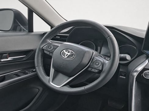 Used 2022 Toyota Venza LE AWD/4WD image 25