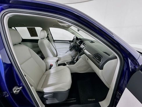 Used 2022 Volkswagen Tiguan SE image 34
