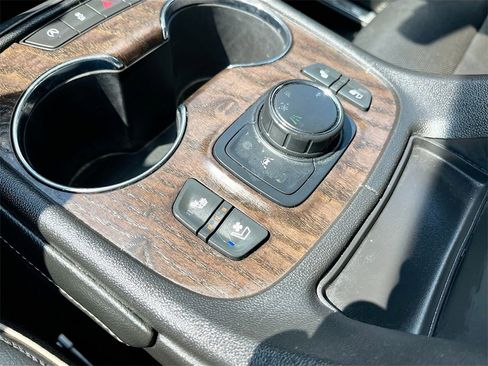 Used 2022 GMC Acadia Denali w/ Denali Ultimate Package image 20