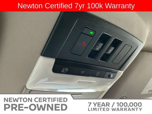 Used 2025 Nissan Pathfinder Platinum AWD/4WD image 38