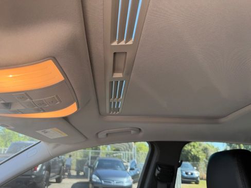 Used 2011 Mercedes-Benz E 350 Sedan image 17