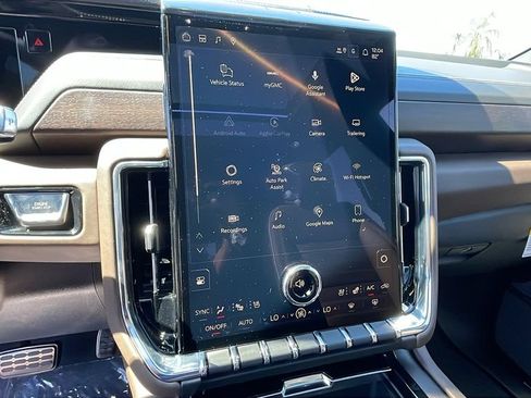 New 2026 GMC Yukon Denali Ultimate AWD/4WD image 21