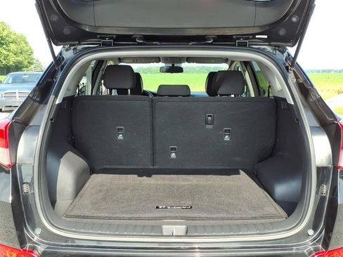 Used 2018 Hyundai Tucson SE w/ Cargo Package FWD image 17