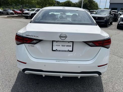 Used 2025 Nissan Sentra SV FWD image 4
