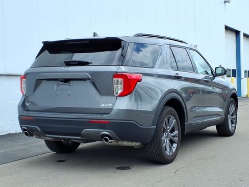 Certified 2024 Ford Explorer XLT w/ Equipment Group 202A AWD/4WD image 6