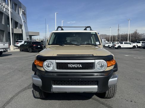 Used 2012 Toyota FJ Cruiser 4WD w/ Convenience Pkg image 8