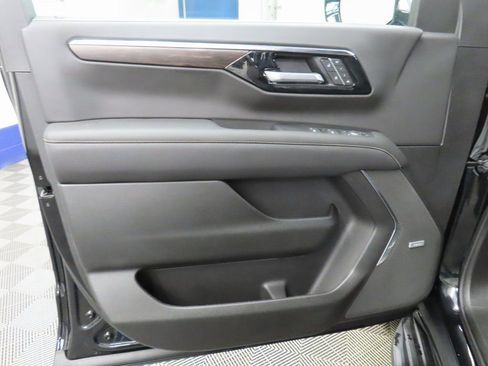 Used 2025 Chevrolet Suburban Premier image 67