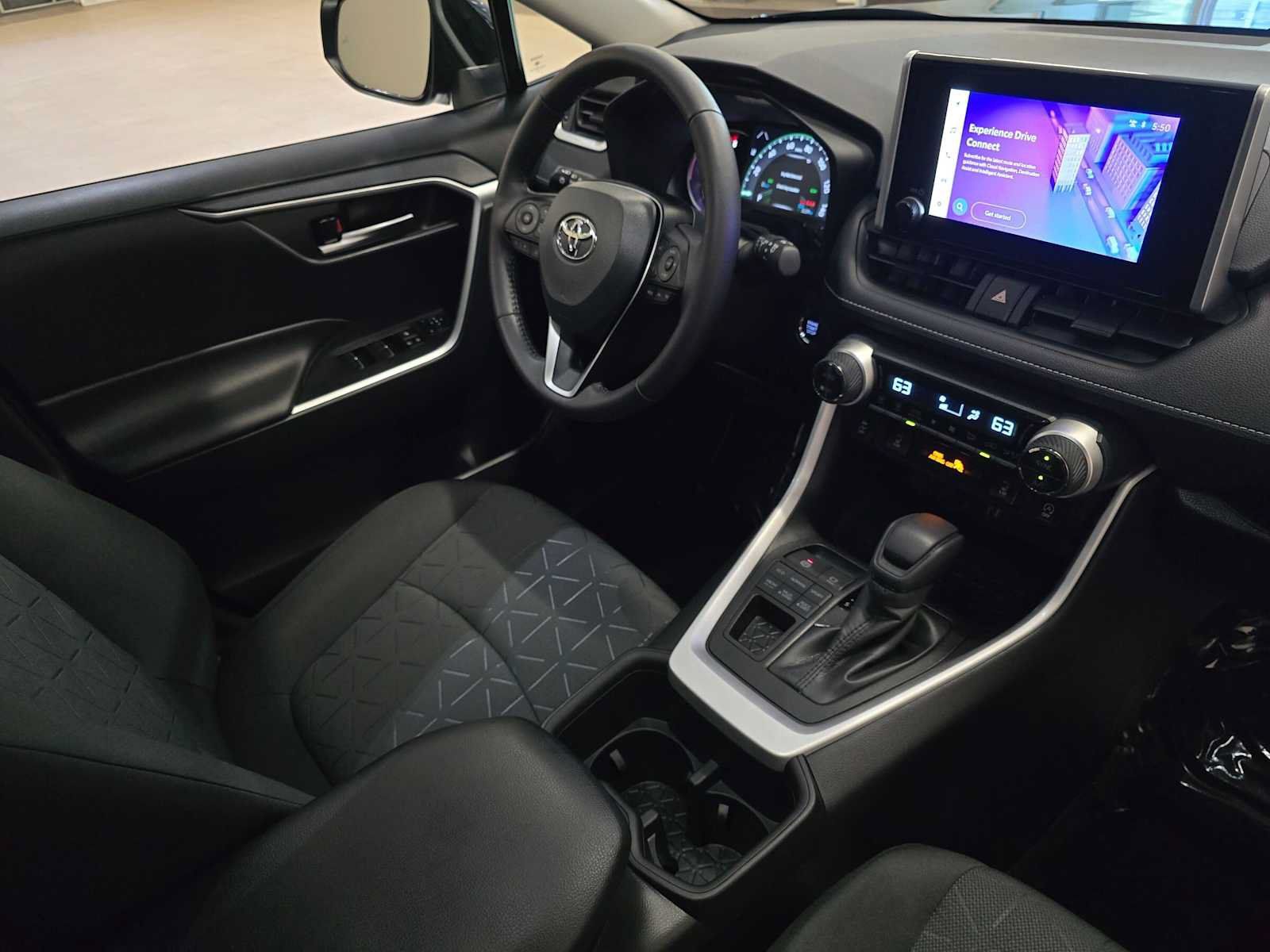 Certified 2025 Toyota RAV4 XLE AWD/4WD image 30