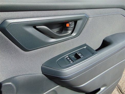 Certified 2025 Subaru Forester Premium image 27