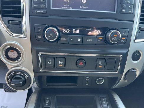 Used 2018 Nissan Titan SV w/ SV Convenience Package AWD/4WD image 29