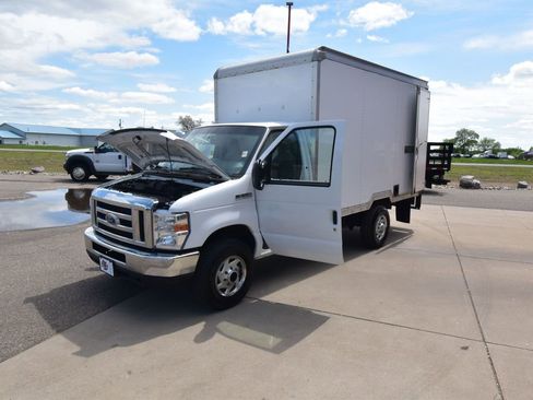 Used 2019 Ford E-350 and Econoline 350 Super Duty w/ Power Windows & Locks Group RWD image 16