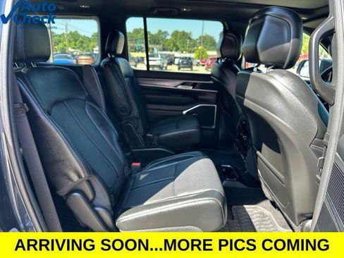 Certified 2024 Jeep Wagoneer Series II AWD/4WD image 47