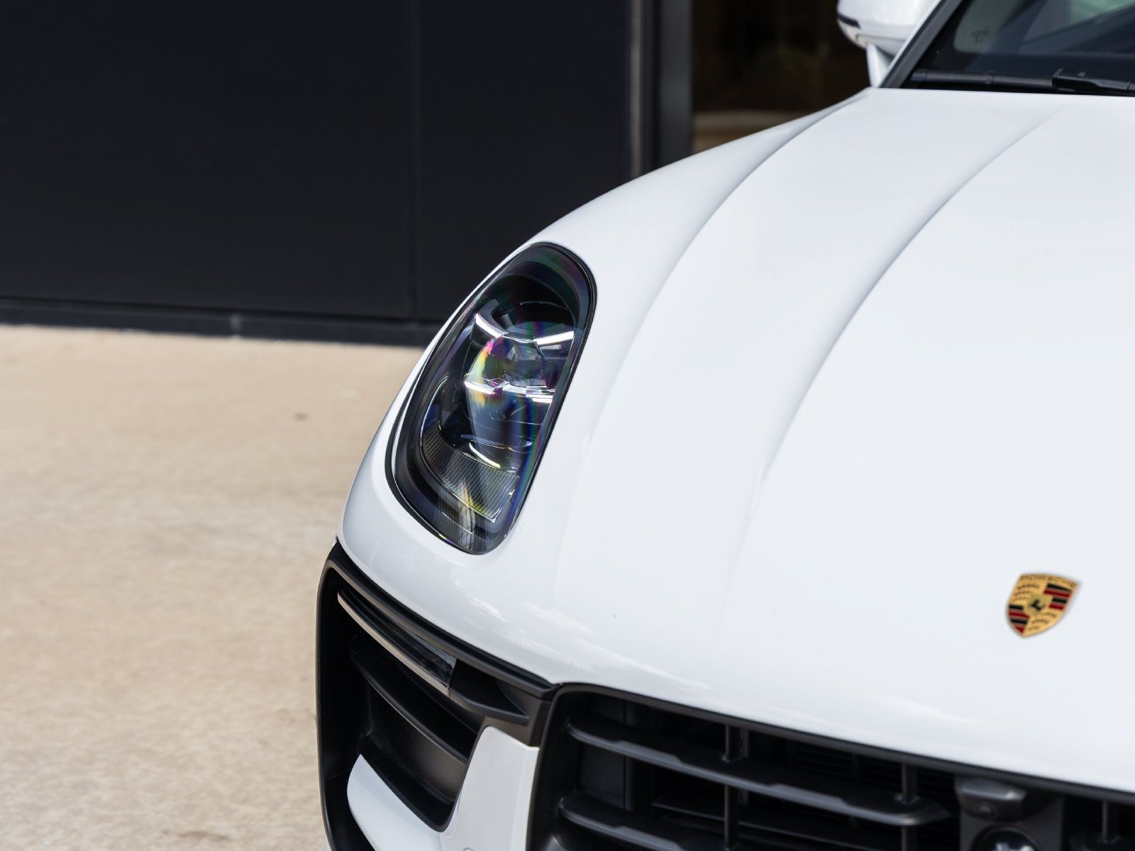 Certified 2023 Porsche Macan AWD/4WD image 17