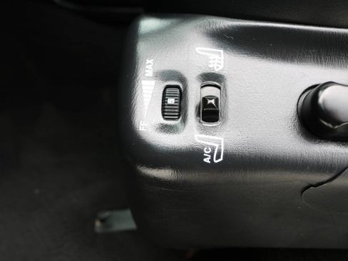 Used 2002 Lincoln Blackwood RWD image 87