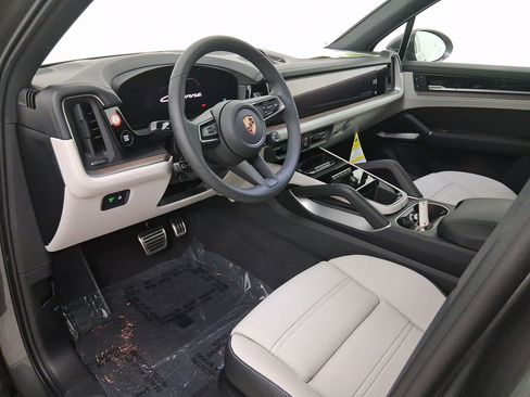 New 2026 Porsche Cayenne E-Hybrid image 4