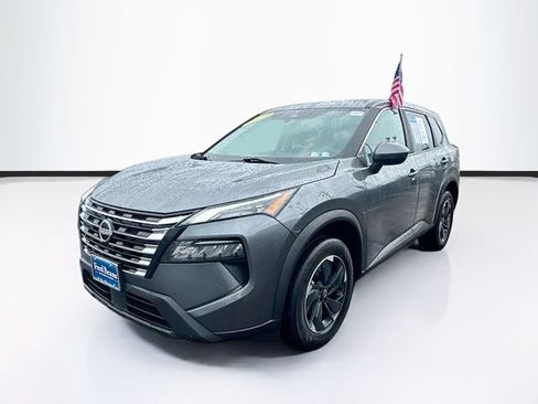 Used 2024 Nissan Rogue SV AWD/4WD image 3