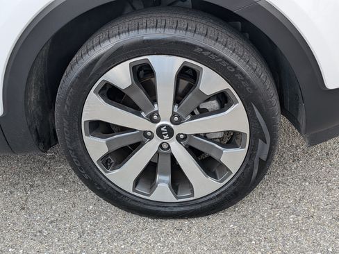 Used 2021 Kia Telluride S FWD image 11