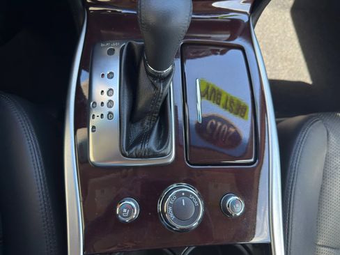 Used 2015 INFINITI Q70 3.7 RWD image 10