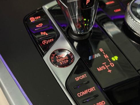 Used 2021 BMW X7 M50i w/ Dynamic Handling Package image 37