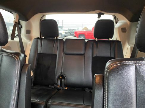 Used 2018 Dodge Grand Caravan SXT image 17