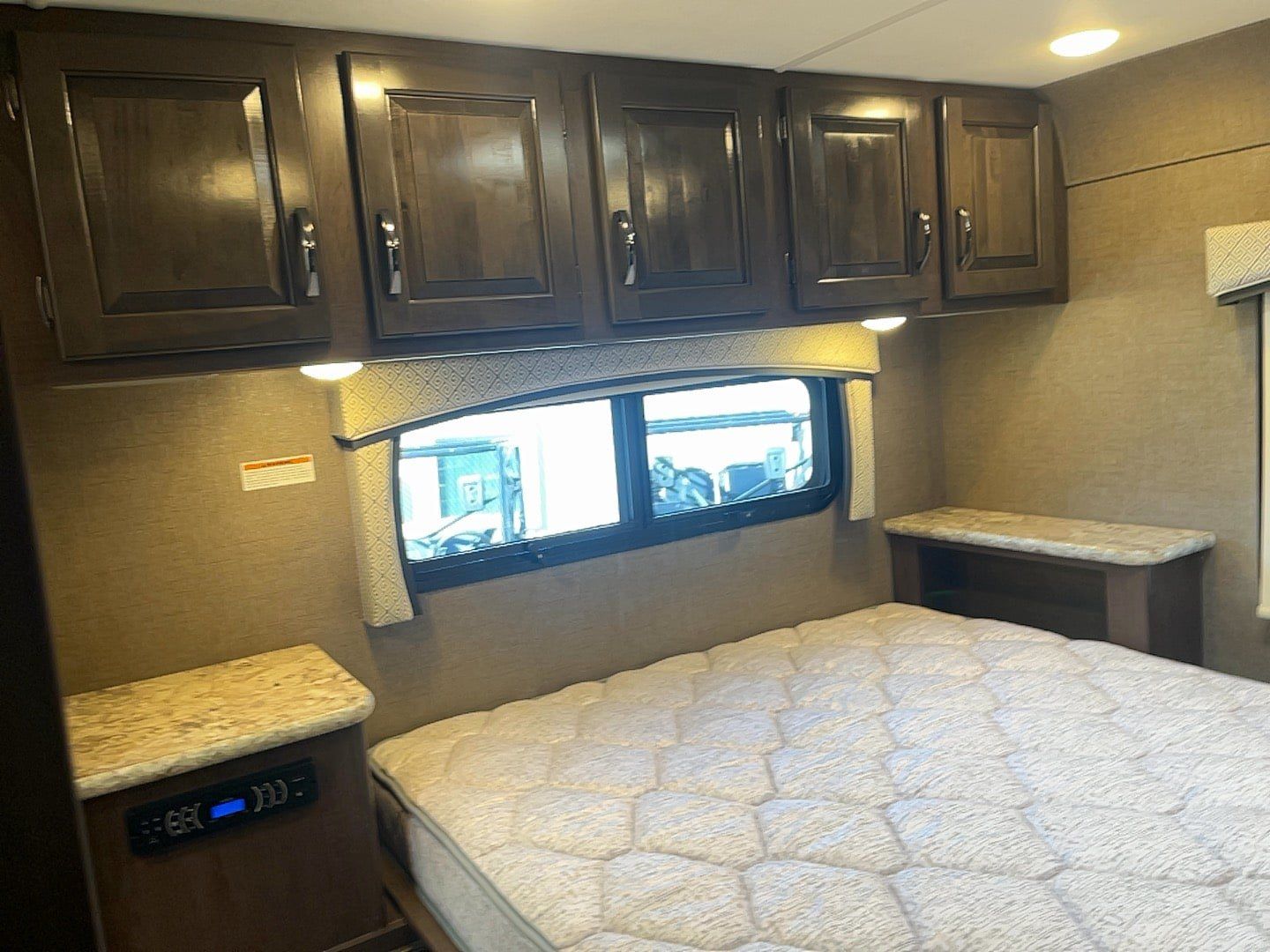 Used 2017 Ford E-450 and Econoline 450 Super Duty w/ Motorhome Prep Package RWD image 27