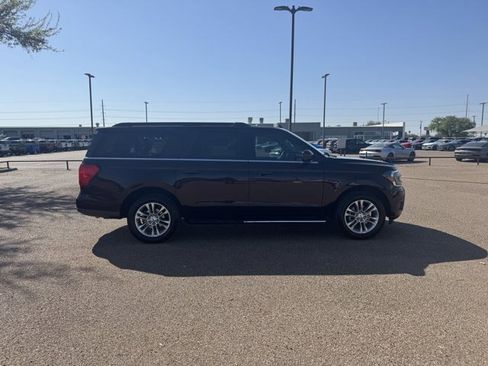 Certified 2023 Ford Expedition Max XLT image 3