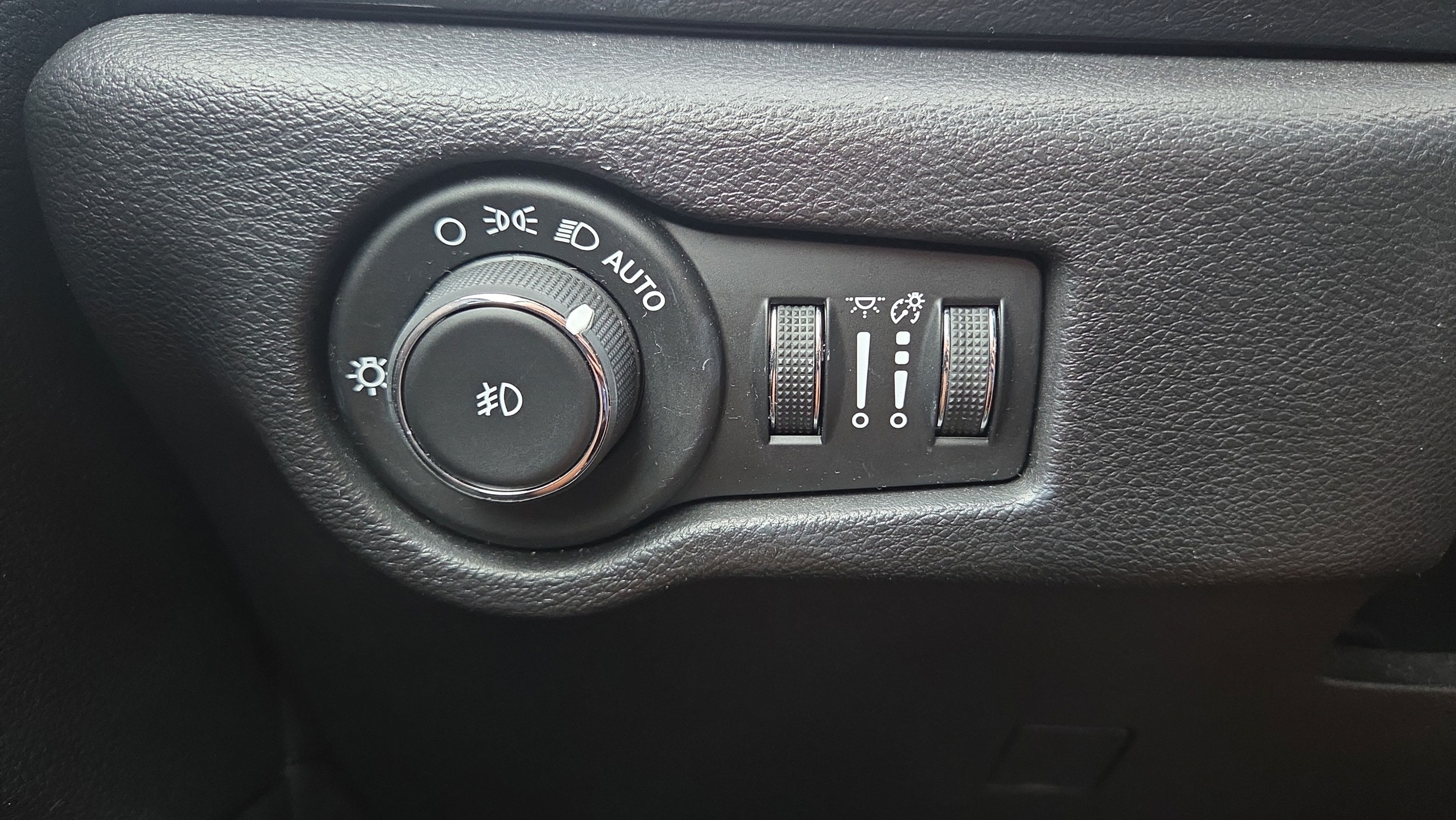 Used 2019 Chrysler Pacifica Touring-L Plus w/ S Appearance Package FWD image 34