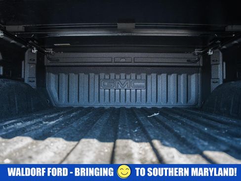 Used 2022 GMC Sierra 1500 SLT w/ SLT Convenience Package image 11