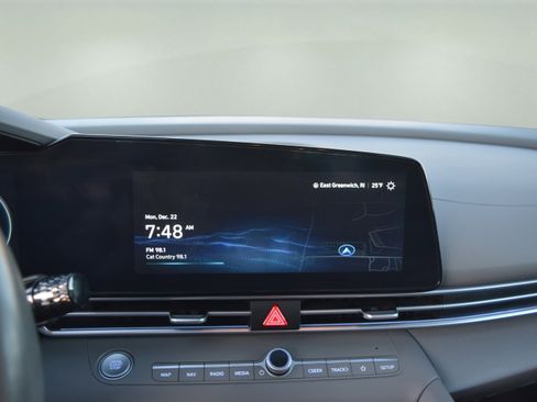 Used 2024 Hyundai Elantra SEL w/ Convenience Package image 13