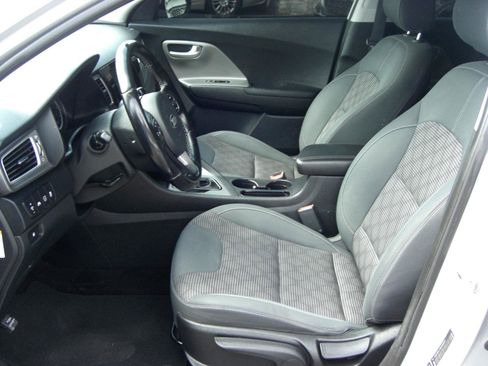 Used 2019 Kia Niro LX FWD image 20