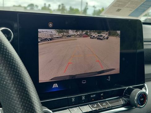 Used 2024 Chevrolet Colorado W/T image 26