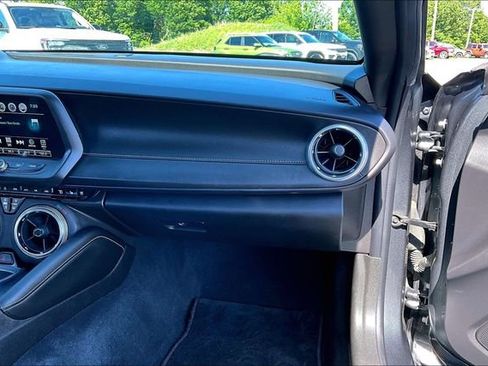 Used 2016 Chevrolet Camaro SS RWD image 25