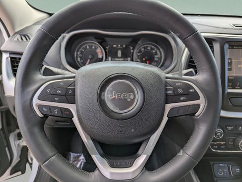 Used 2016 Jeep Cherokee Latitude w/ Comfort/Convenience Group FWD image 30