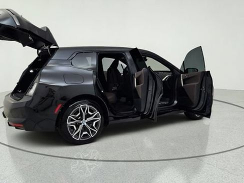 Used 2024 BMW iX xDrive50 w/ Premium Package AWD/4WD image 19