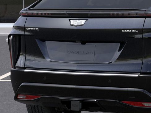New 2025 Cadillac Lyriq Luxury image 14