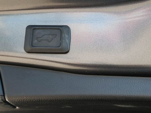 Used 2024 Toyota RAV4 XLE AWD/4WD image 28