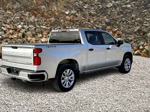 Used 2021 Chevrolet Silverado 1500 Custom image 2