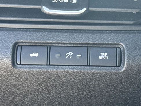 Used 2024 Nissan Altima 2.5 SV image 16