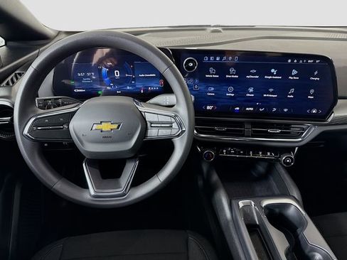 New 2026 Chevrolet Equinox EV LT image 20