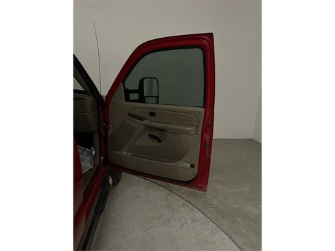 Used 2006 Chevrolet Silverado 2500 W/T image 20