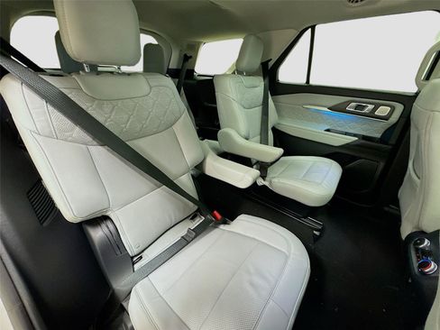 New 2026 Ford Explorer Platinum w/ LUX Leather Package AWD/4WD image 29